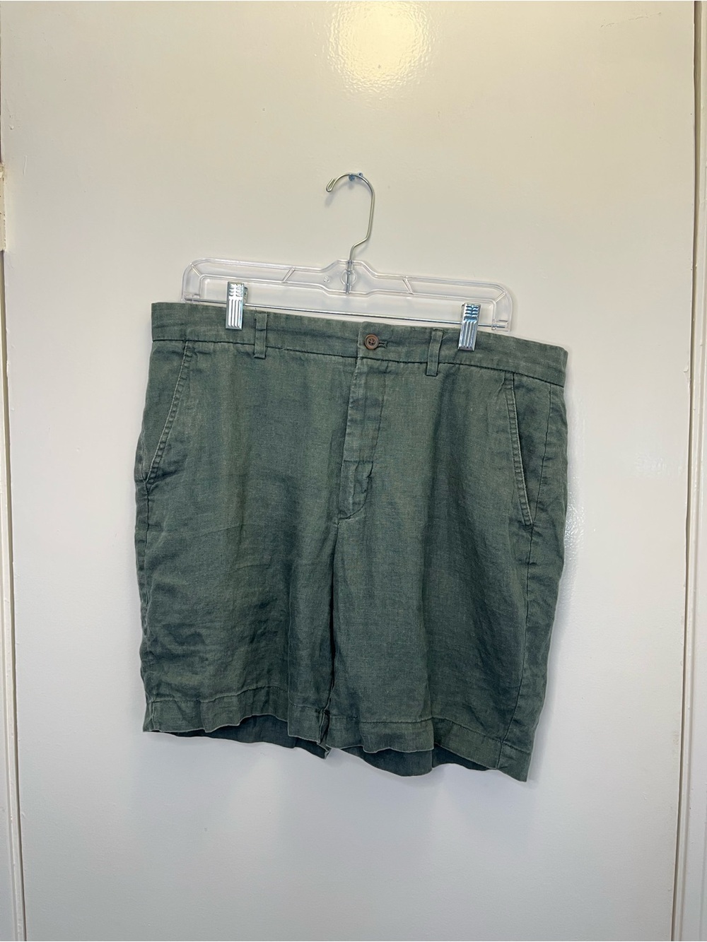 Zara Men's Linen Shorts in Olive Green